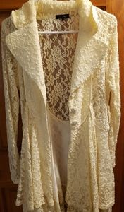 WHITE LACE COAT🌟